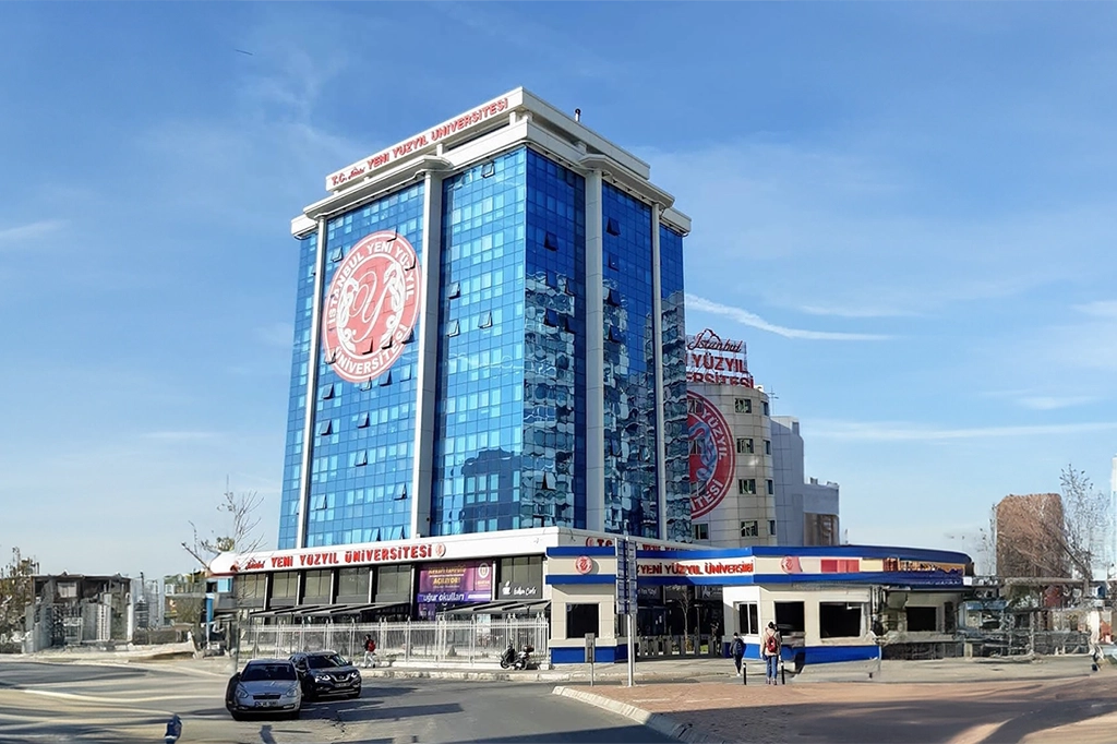 جامعة يني يوزيل​