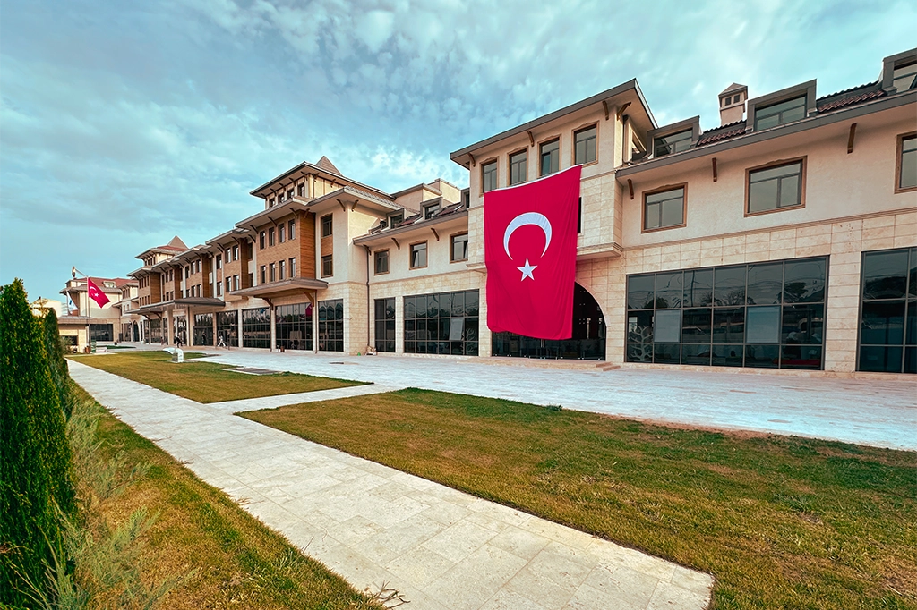 مميزات الدراسة في جامعة بيروني