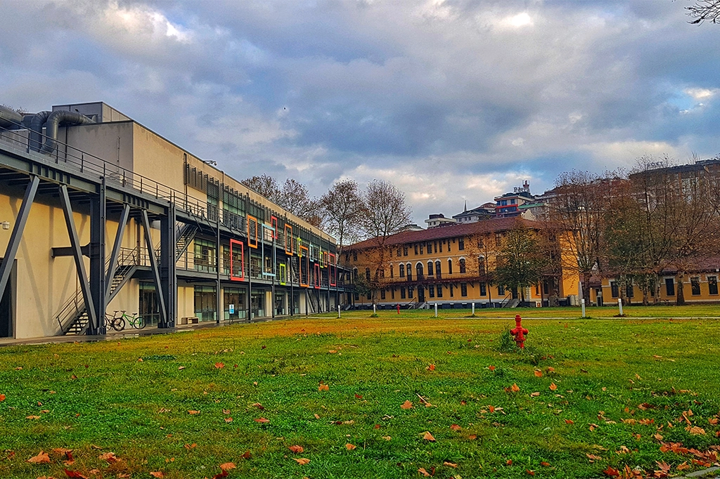 جامعة اسطنبول بيلجي​