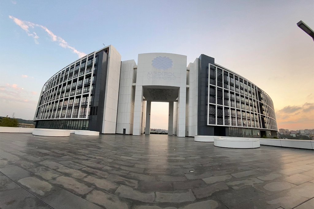 معلومات عن جامعة ميديبول ​