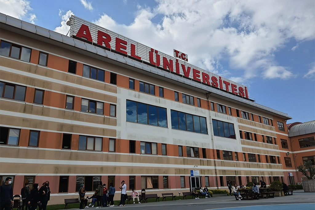 ماذا تستفيد من دراستك بجامعة أريل؟​