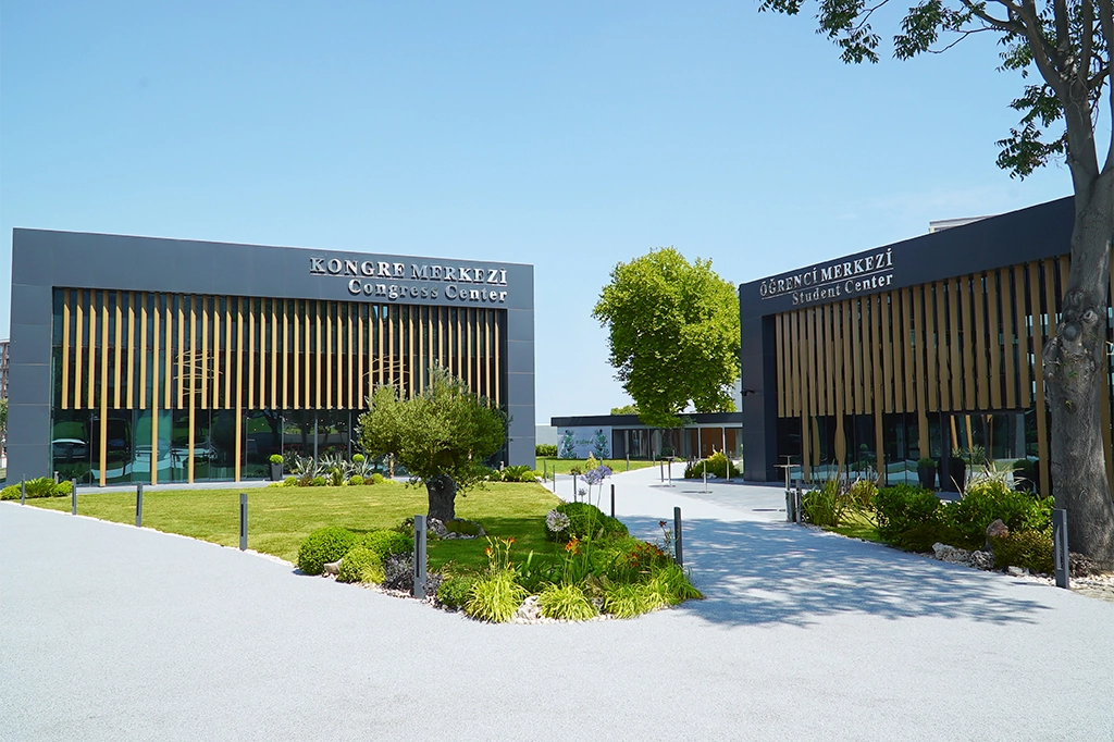 جامعة استينيا