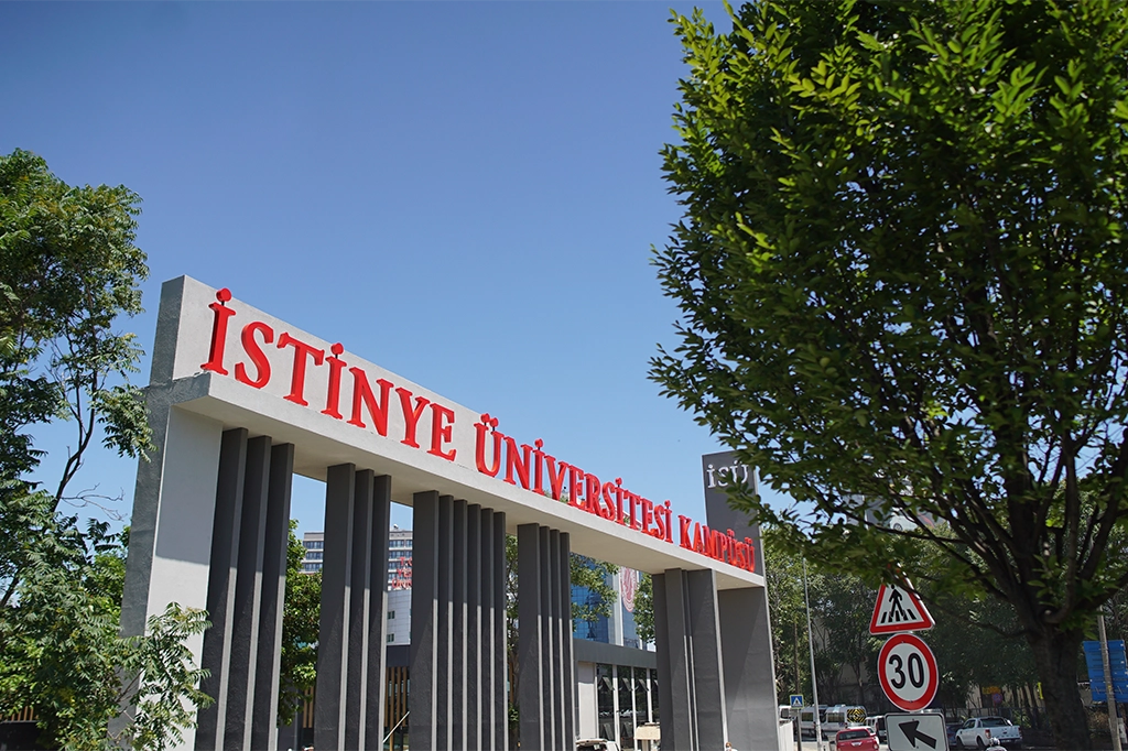 جامعة استينيا